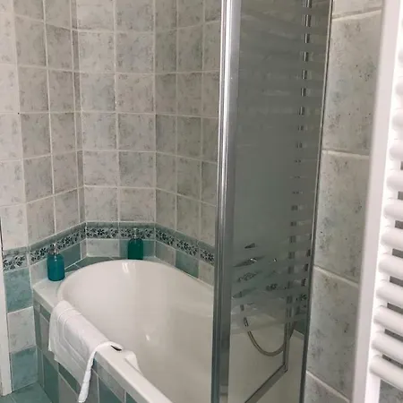 Corso Garibaldi 22 *