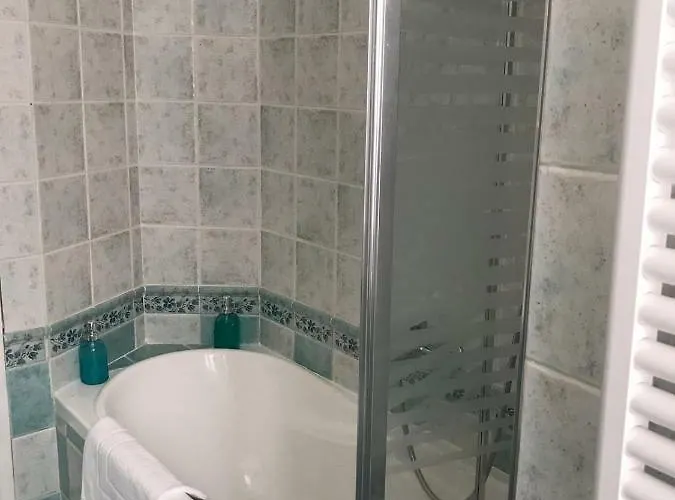 Corso Garibaldi 22 *